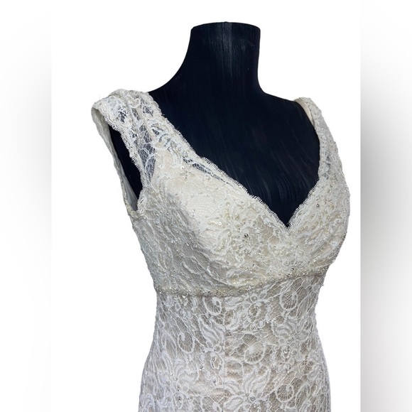 David Bridals Beautiful Lace Beaded Ivory Wedding Dress With Train Sz 4 - Picture 7 of 16